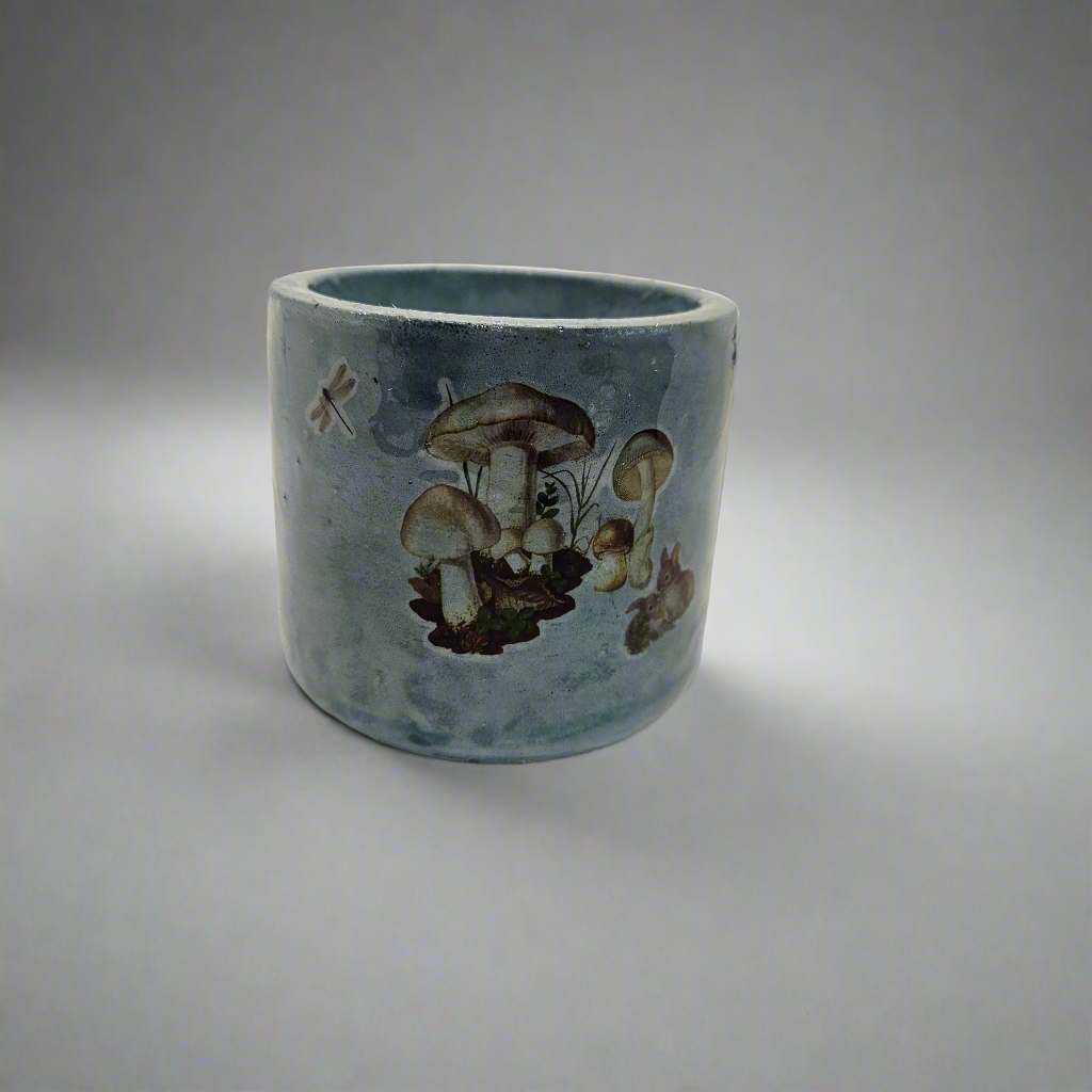 Resin Crete small container